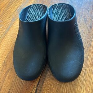 Calzuro black clogs
